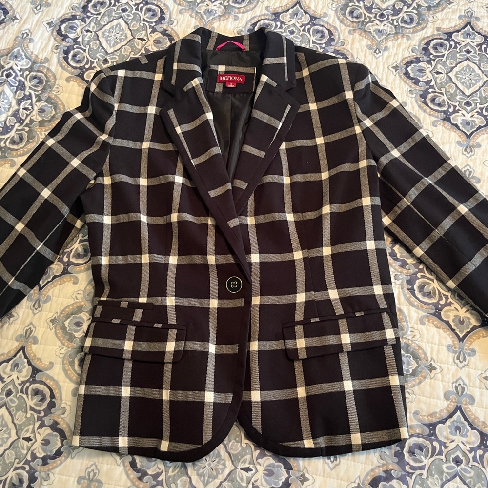Merona Women’s Blazer Black & White Plaid with Pink Detail on the back